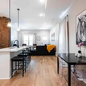 Newly Renovated 3 Bedroom Shelby Park **free Parking** Holiday home Louisville